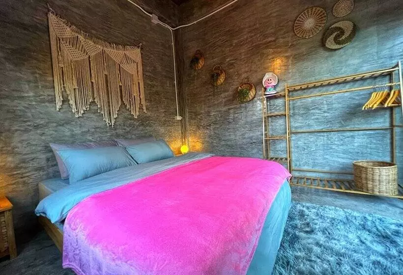 Wonderland Jungle Hostel