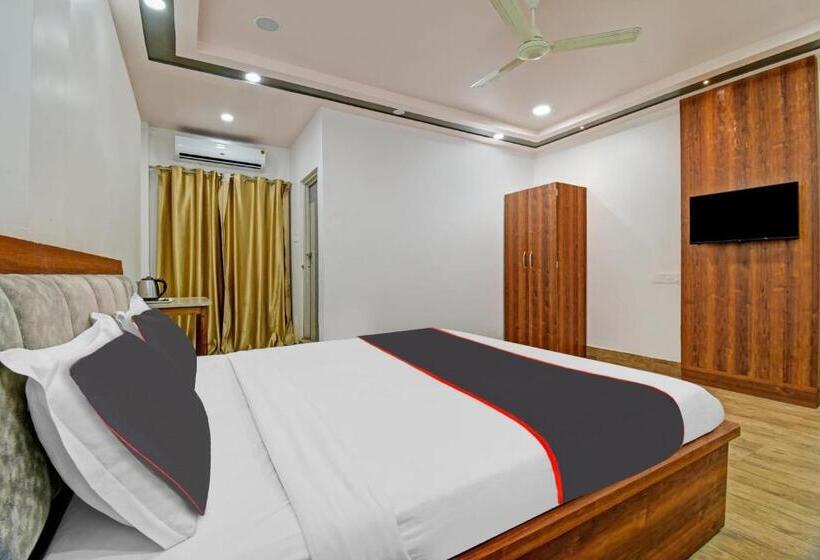 ホテル Collection O 809269 The Grand Megha Resort