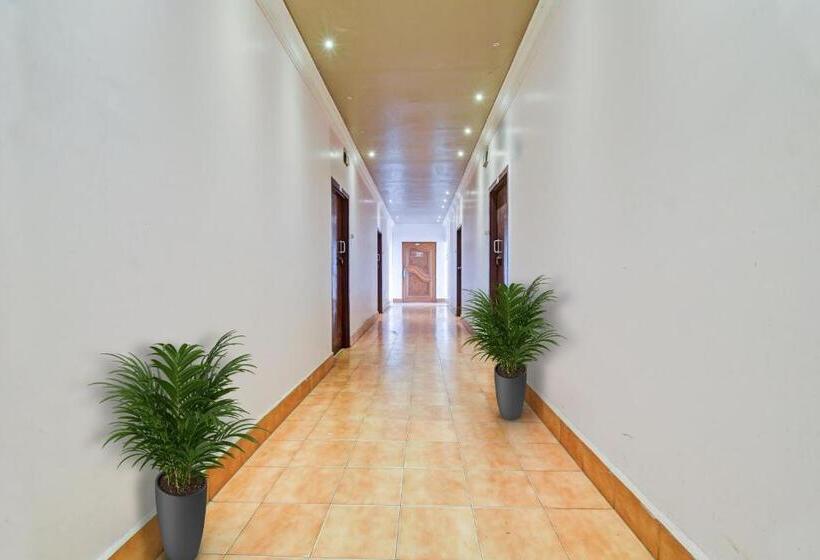 Hotelli Collection O 809269 The Grand Megha Resort