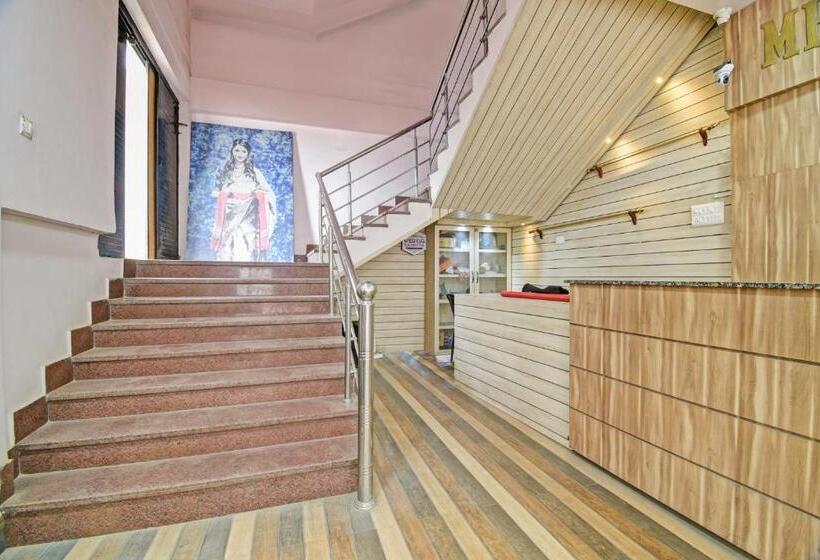 ホテル Collection O 809269 The Grand Megha Resort