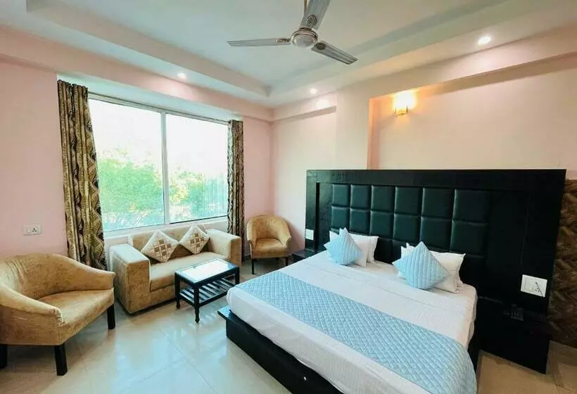 Hotelli Grand Continental @ Har Ki Pauri Haridwar