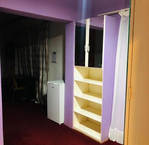 تختخواب و صبحانه Amogelang Guesthouse & Suites