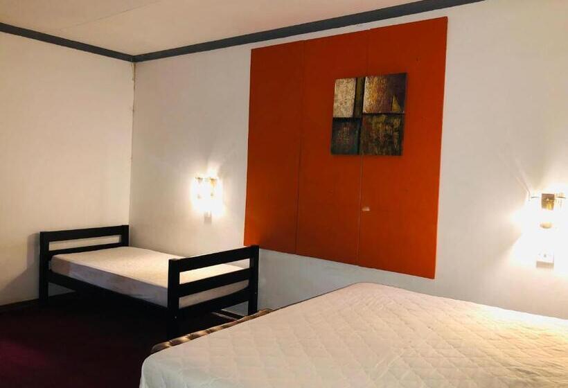 تختخواب و صبحانه Amogelang Guesthouse & Suites