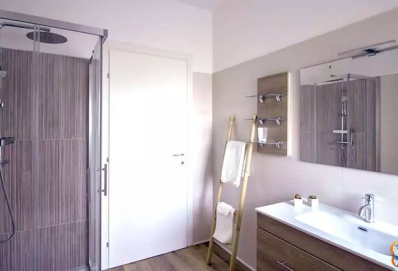 Aamiaismajoitus (B&B) Baia Di Luna