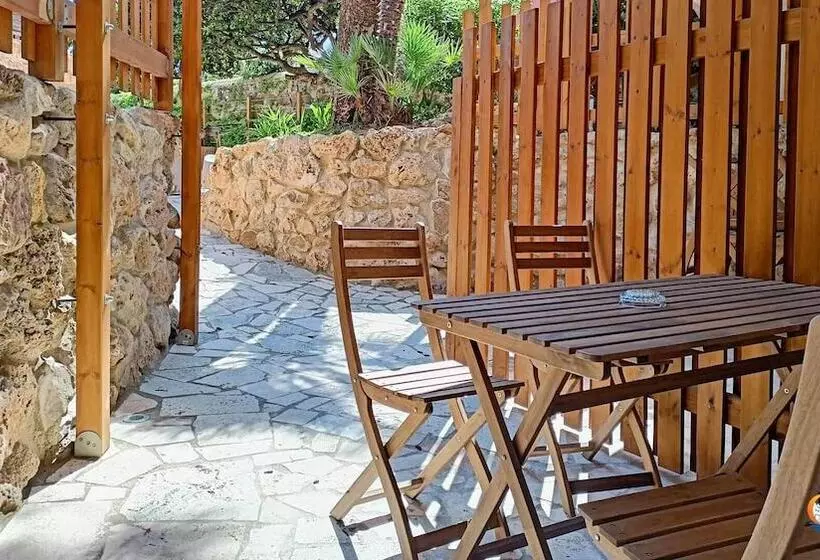 Aamiaismajoitus (B&B) Baia Di Luna