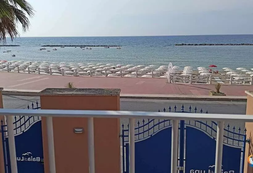 Aamiaismajoitus (B&B) Baia Di Luna