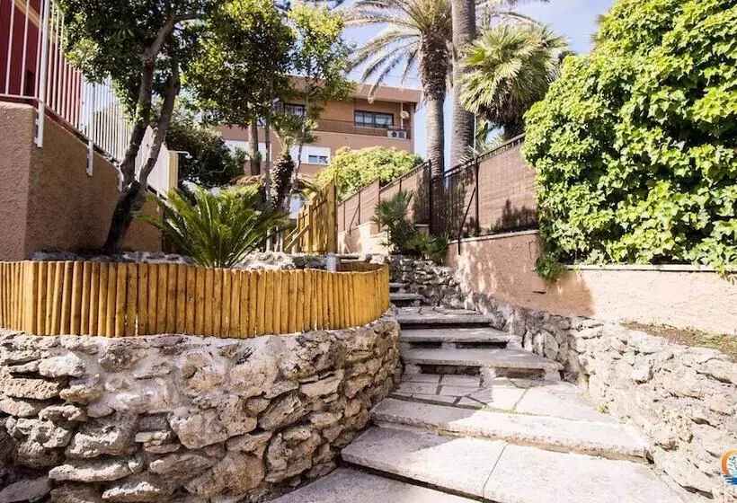 Aamiaismajoitus (B&B) Baia Di Luna