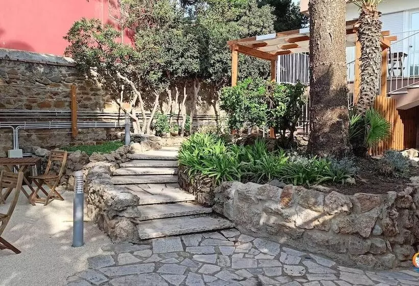 Aamiaismajoitus (B&B) Baia Di Luna