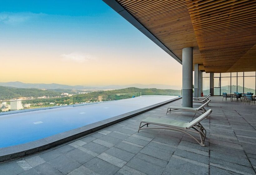 هتل A La Carte Ha Long Bay