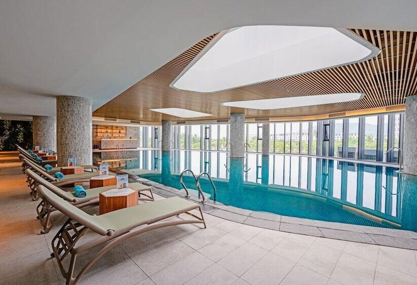 هتل A La Carte Ha Long Bay