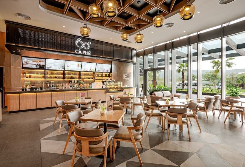 هتل A La Carte Ha Long Bay