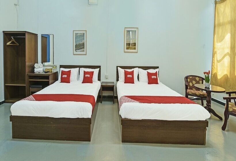 호텔 Oyo 90734 Tata Inn