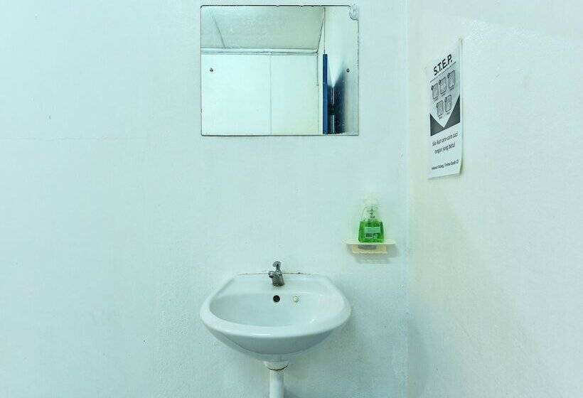 호텔 Oyo 90734 Tata Inn