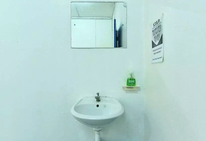 ホテル Oyo 90734 Tata Inn