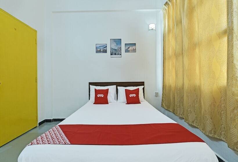 호텔 Oyo 90734 Tata Inn