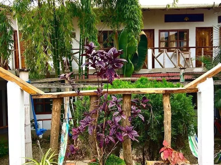 ペンション Hostal Machalilla