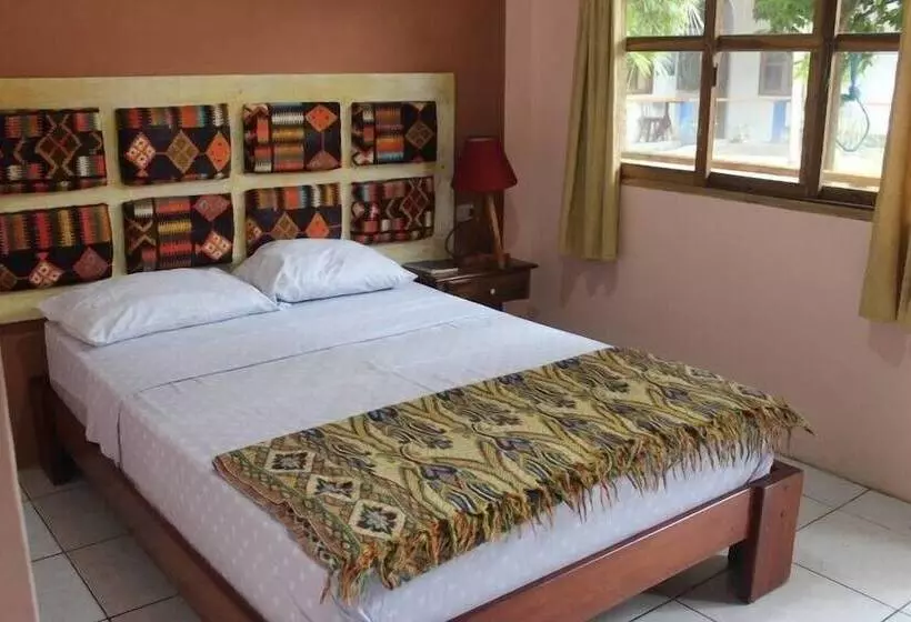 ペンション Hostal Machalilla