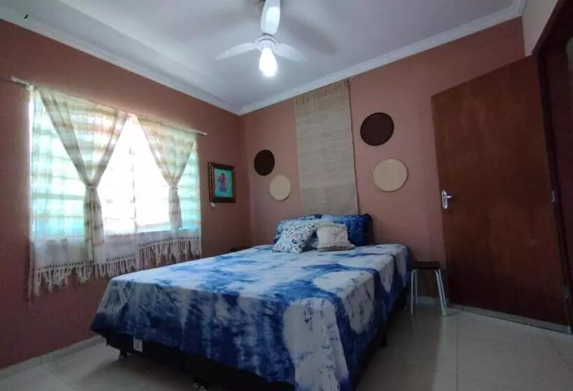 Aamiaismajoitus (B&B) Pernoites No Ateliê La Rosa I