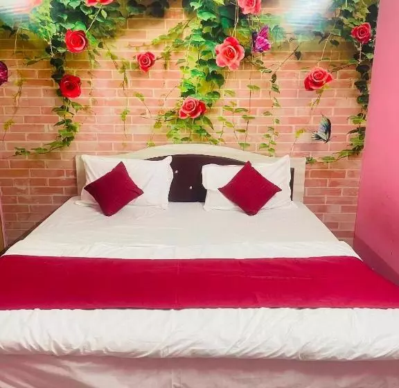 ホテル Oyo Home  Dream Palace