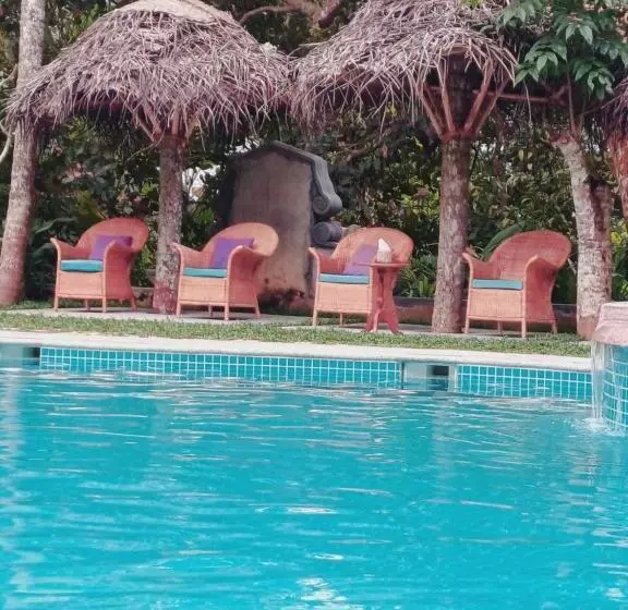 Marari Beach Bungalow Resort Alleppey