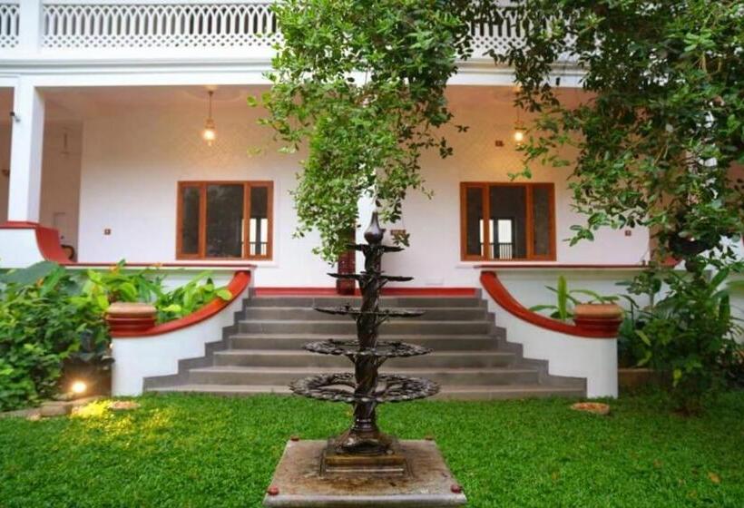 Marari Beach Bungalow Resort Alleppey