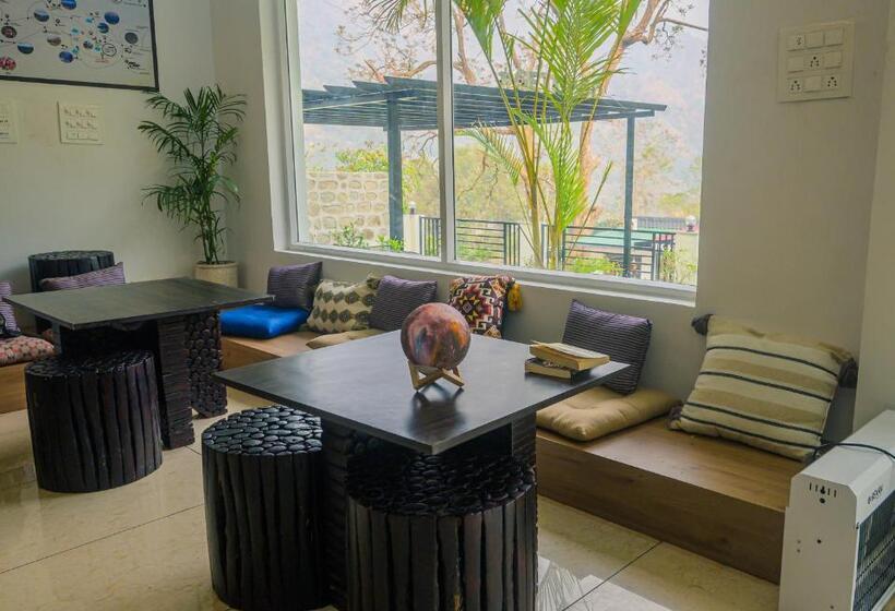 The Hosteller Jeolikote