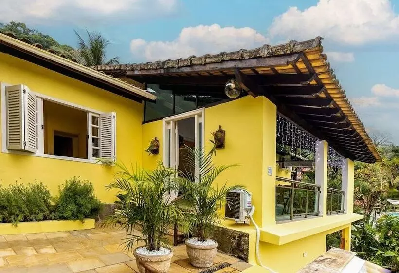 هتل Casa Amarela