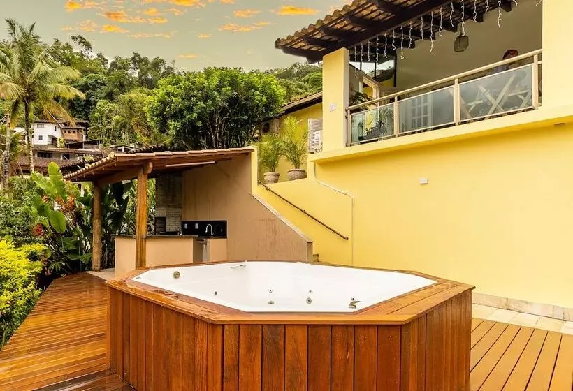 هتل Casa Amarela