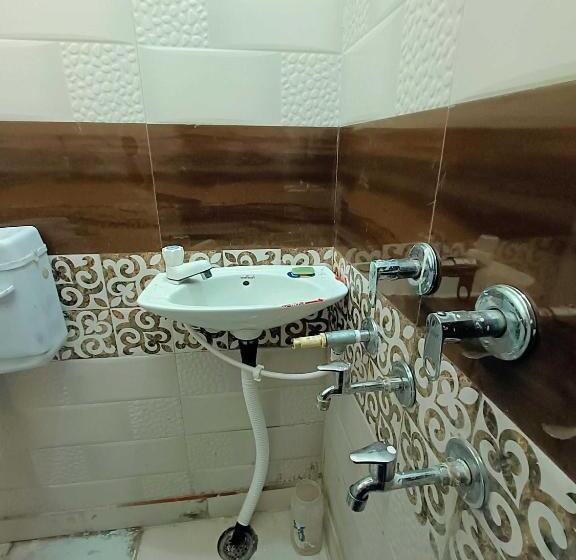 בית מלון כפרי Oyo 80848c Pride Inn