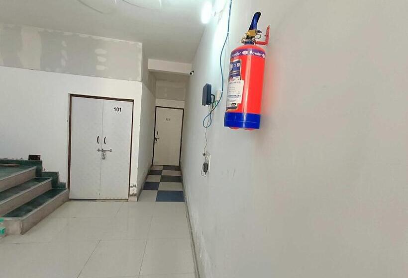 בית מלון כפרי Oyo 80848c Pride Inn