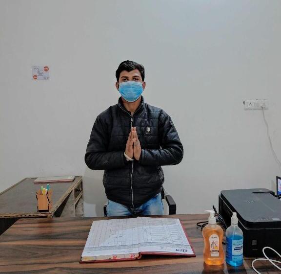 בית מלון כפרי Oyo 80848c Pride Inn