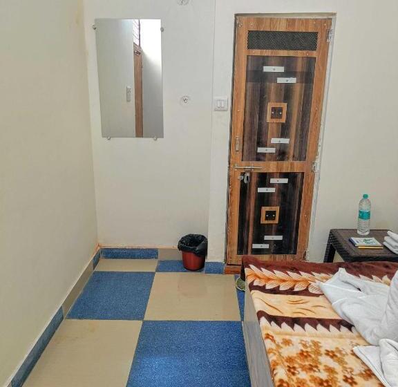 בית מלון כפרי Oyo 80848c Pride Inn