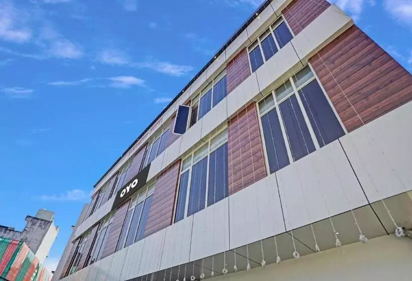 هتل Oyo Flagship 80829 Sidhi