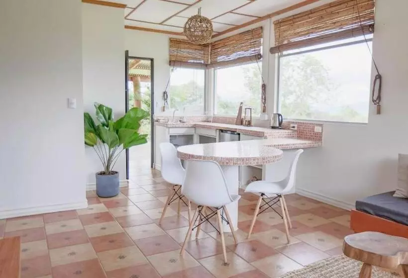 Buen Camino Hotel, San Mateo