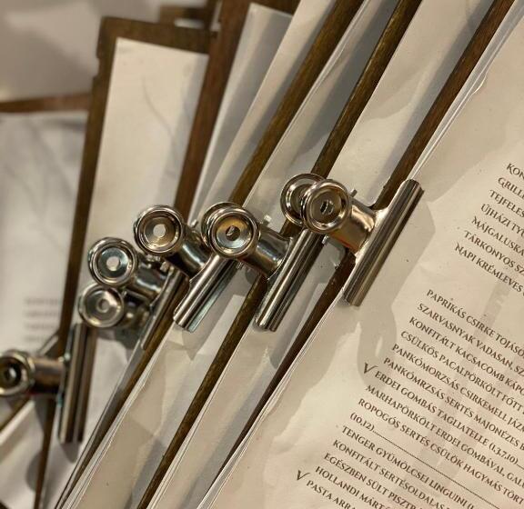 ベッドアンドブレックファースト A Fogadó