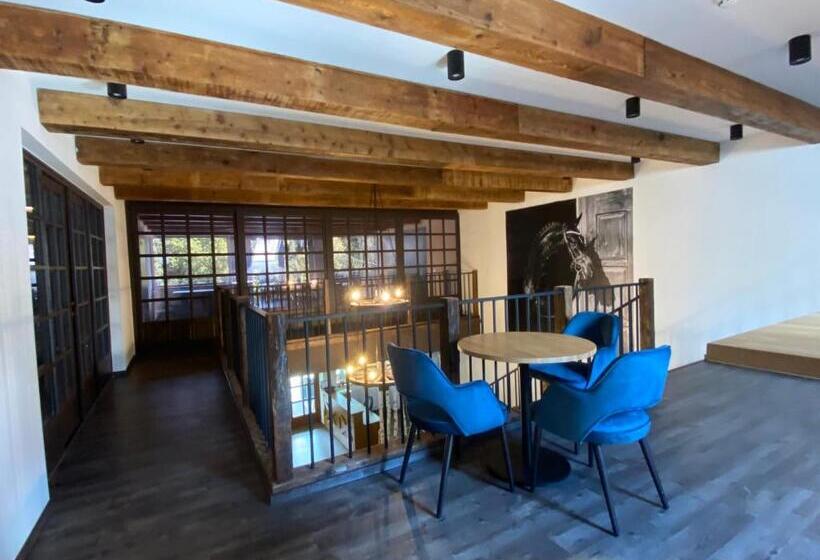 ベッドアンドブレックファースト A Fogadó