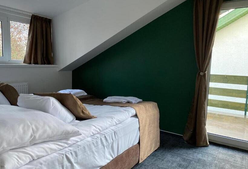 ベッドアンドブレックファースト A Fogadó