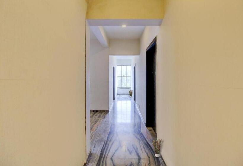 ホテル Flagship Gandharva Lodging