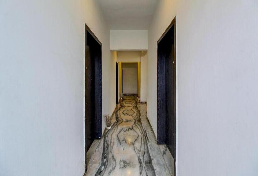 ホテル Flagship Gandharva Lodging