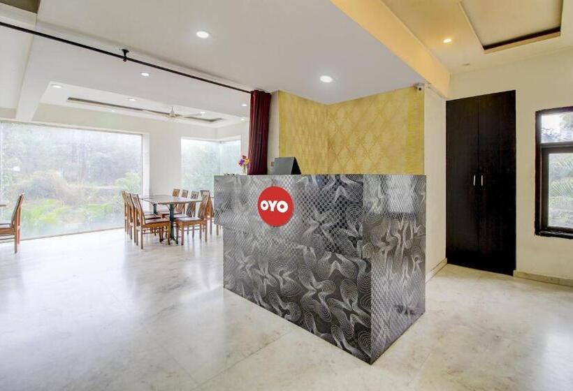 ホテル Flagship Gandharva Lodging