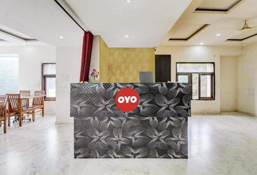 ホテル Flagship Gandharva Lodging