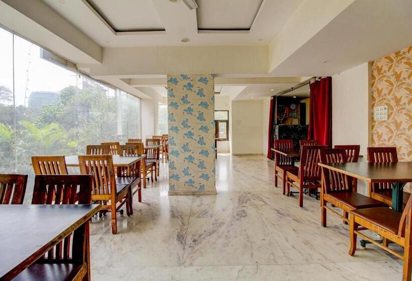 ホテル Flagship Gandharva Lodging