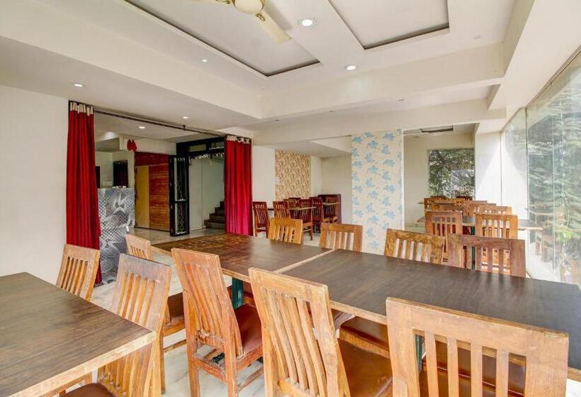 ホテル Flagship Gandharva Lodging