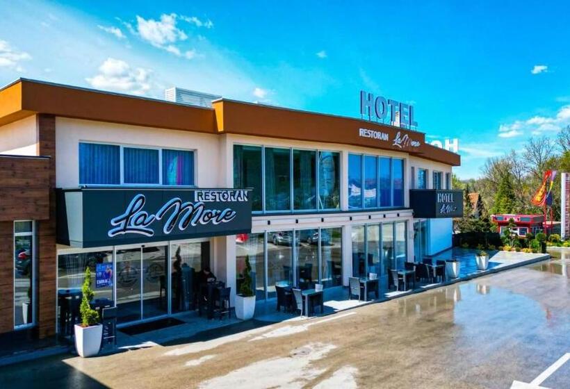 هتل La More