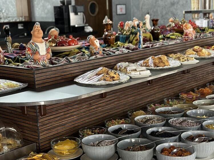 هتل Mir Luxe Plaza