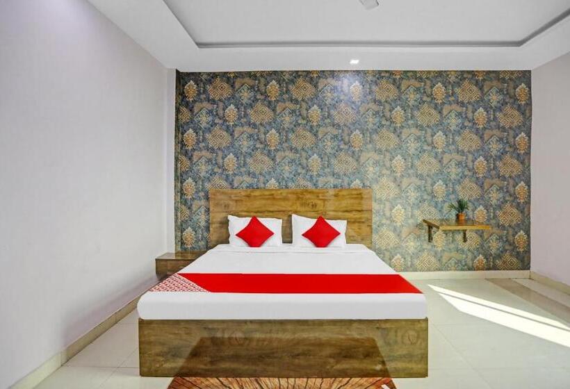 Hotel Oyo Flagship Shri Nanadan Palace