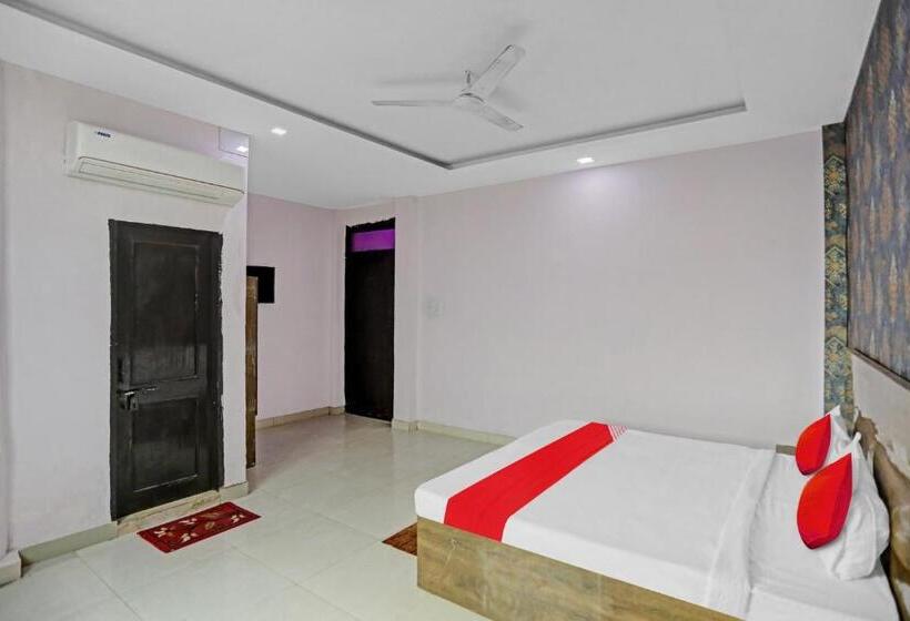 Hotel Oyo Flagship Shri Nanadan Palace