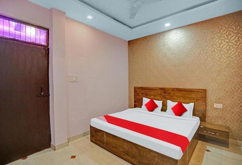 Hotel Oyo Flagship Shri Nanadan Palace