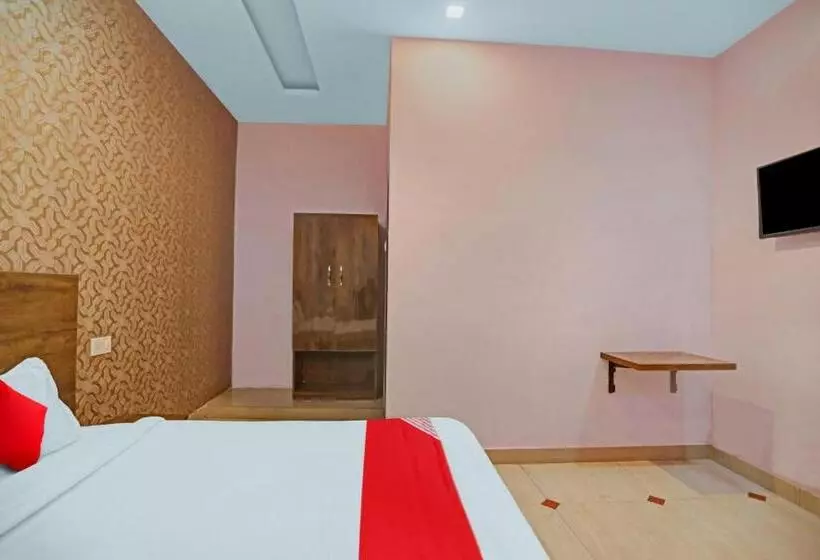 ホテル Oyo Flagship Shri Nanadan Palace