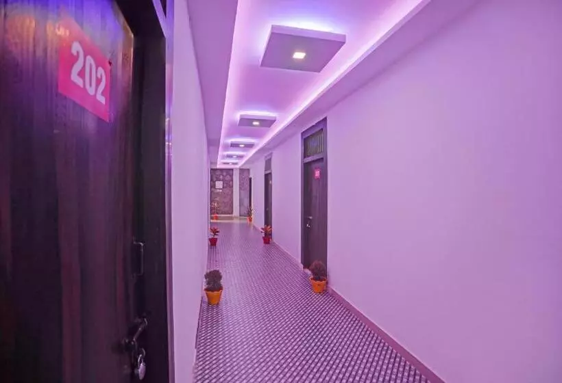 ホテル Oyo Flagship Shri Nanadan Palace